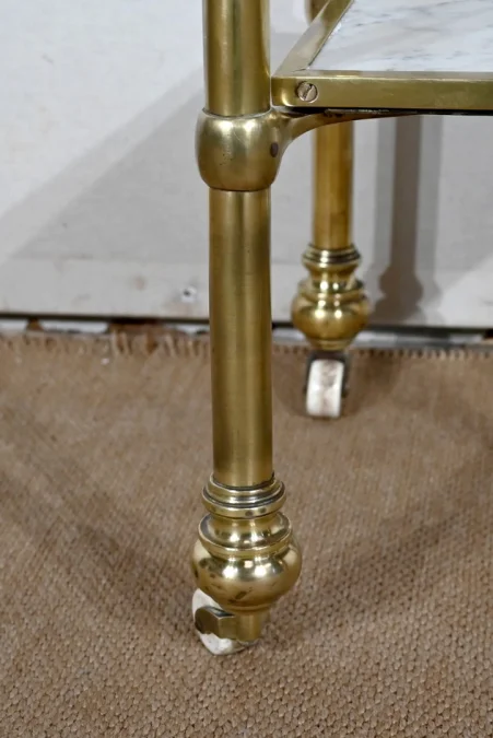 OCCASIONAL TABLE