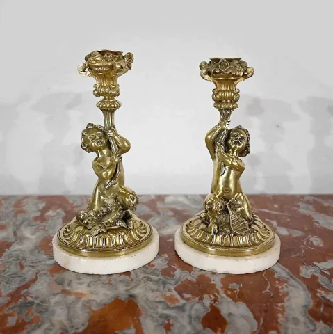 Paire de Bougeoirs en Bronze doré, époque Napoléon III – Milieu XIXe