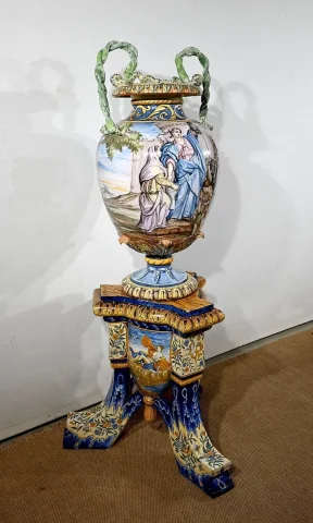 イタリア産マジョリカの花瓶とスタンド