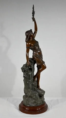 Important Régule « La Femme au Rameau », de L. Hott – Début XXe
