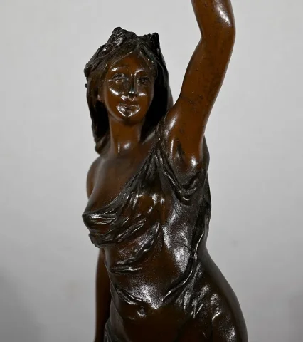Important Régule « La Femme au Rameau », de L. Hott – Début XXe