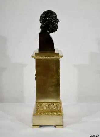 UHR AUS VERGOLDETER BRONZE