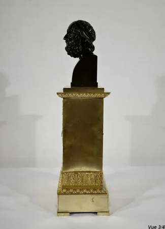 UHR AUS VERGOLDETER BRONZE
