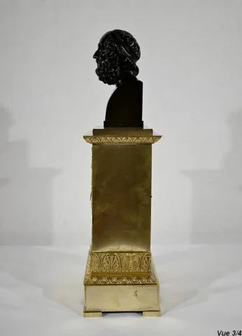 Horloge en Bronze Doré, estampillée A. Destape – Début XIXe