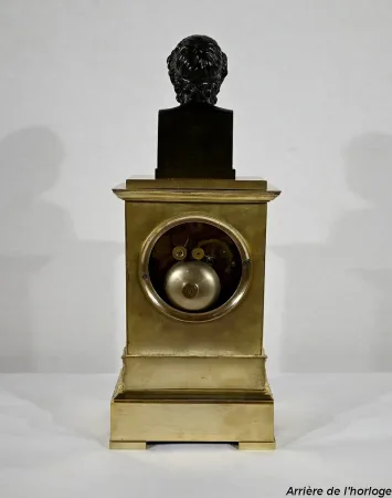 UHR AUS VERGOLDETER BRONZE
