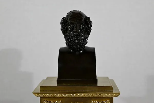 UHR AUS VERGOLDETER BRONZE