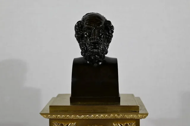 Horloge en Bronze Doré, estampillée A. Destape – Début XIXe