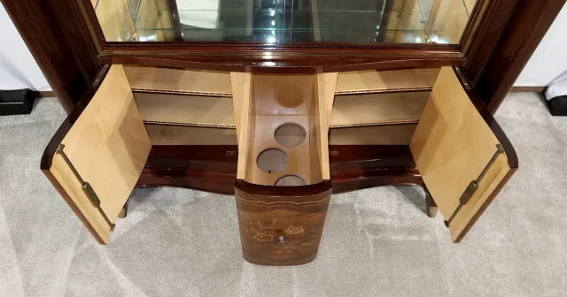 vitrinekast toegeschreven aan Jules LELEU