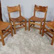 Suite de 4 Chaises en Orme massif et Cuir, Maison Regain – 1970