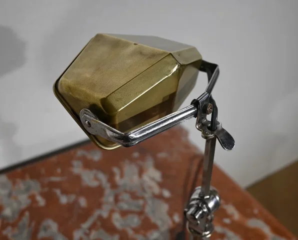 DESK LAMP