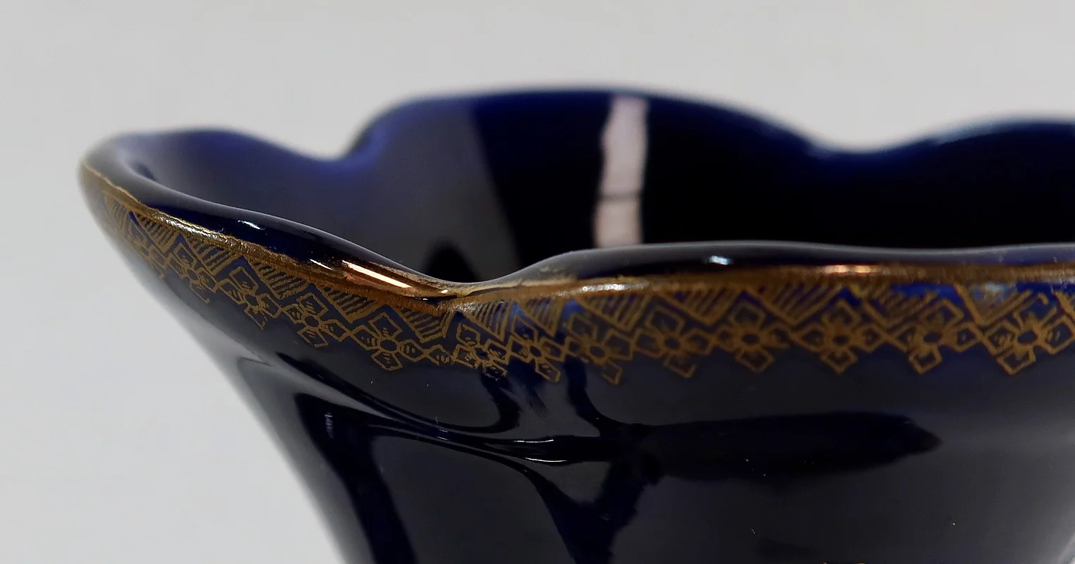Vase en Faïence Bleu Nuit, « Fives Lille » - Début XXe