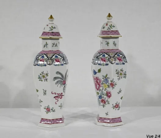Paire de Vases Hexagonaux en Faïence, Chine – Fin XIXe