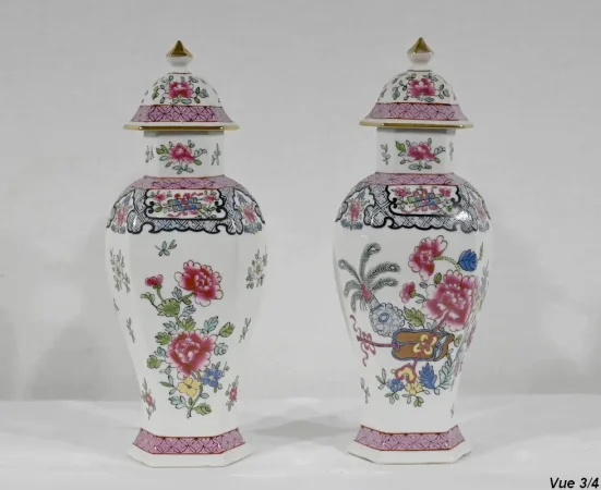 Paire de Vases Hexagonaux en Faïence, Chine – Fin XIXe