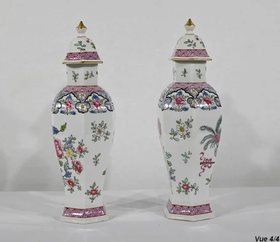 PAIR OF CHINESE VASES