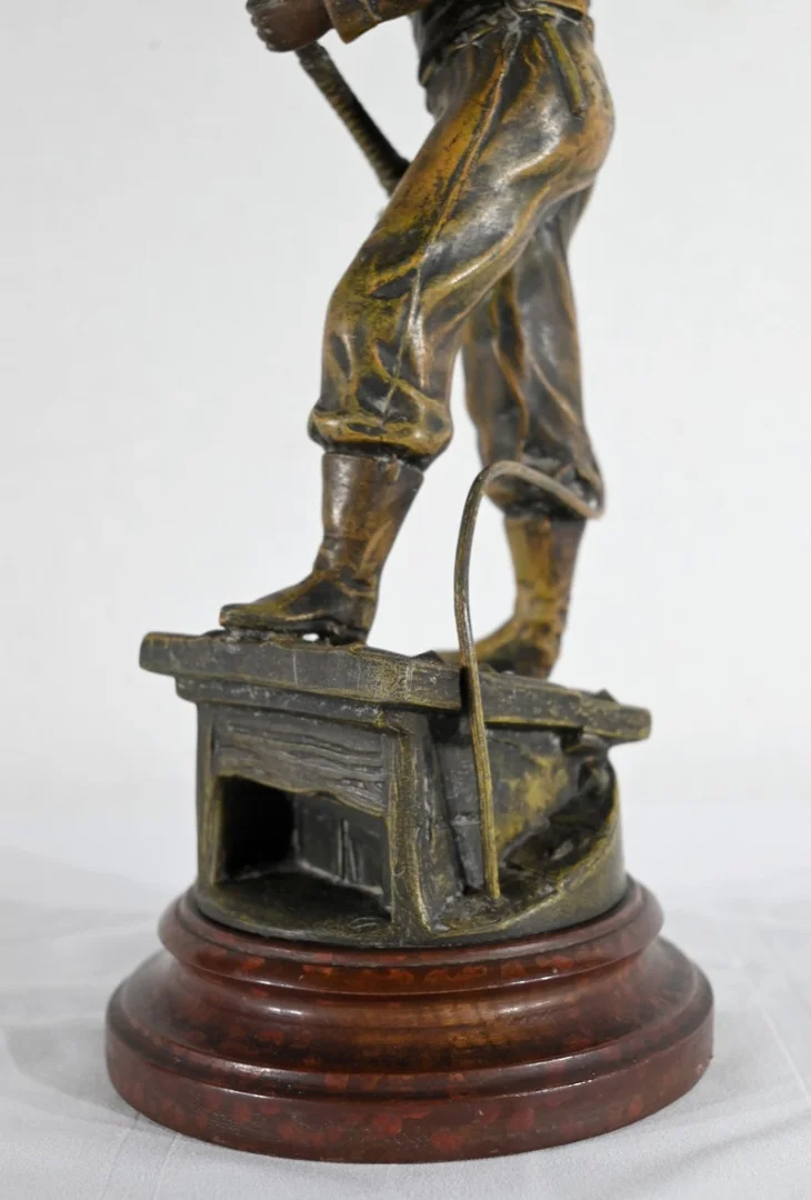 SPELTER BEELDJE gesigneerd H.. WEISSE