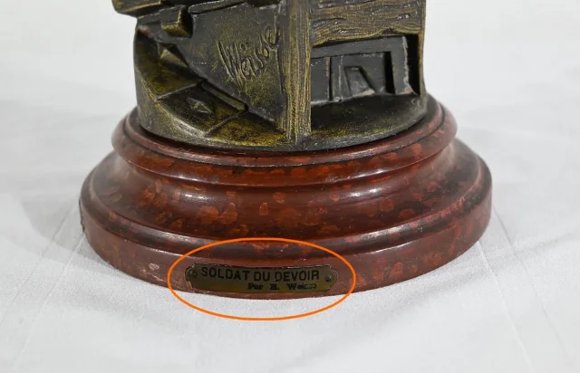 SPELTER BEELDJE gesigneerd H.. WEISSE