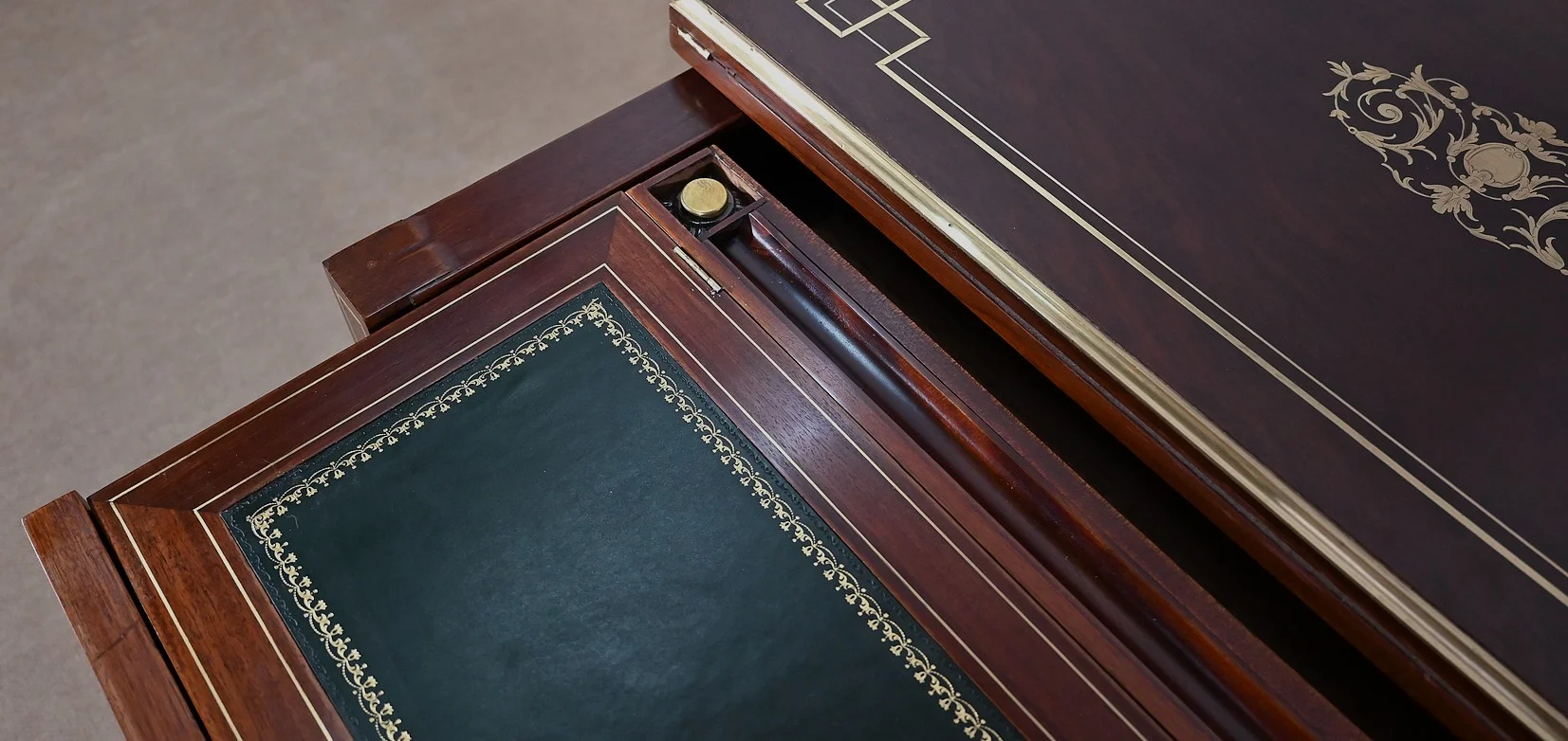 Petite Table à Système, style Louis XVI – 2ème partie XIXe