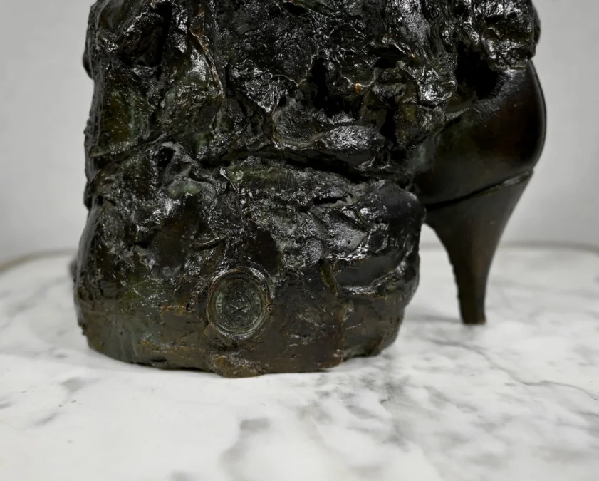 BRONZE SCULPTURE signed M. NOBLE