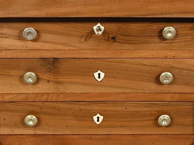 Commode de Maîtrise en Noyer massif, époque Empire – Début XIXe