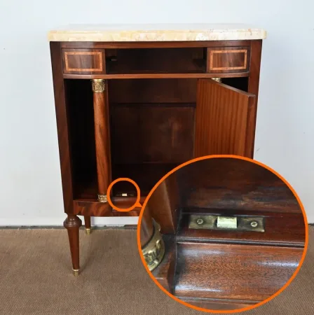 Petit Meuble en Acajou, style Louis XVI – 1930