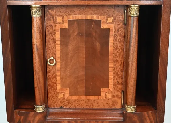 Petit Meuble en Acajou, style Louis XVI – 1930