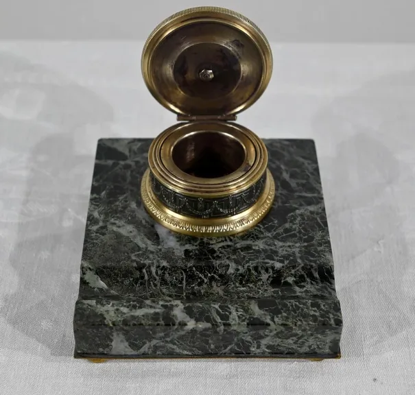 Encrier à la Vierge en Bronze et Marbre – Fin XIXe