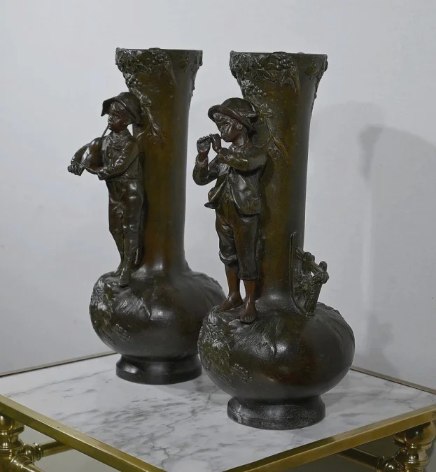PAAR SPELTER-VASEN