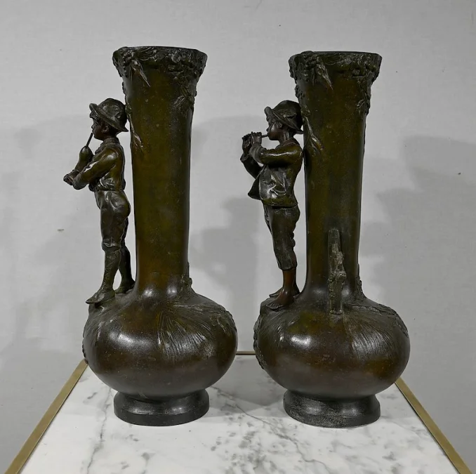 PAAR SPELTER-VASEN