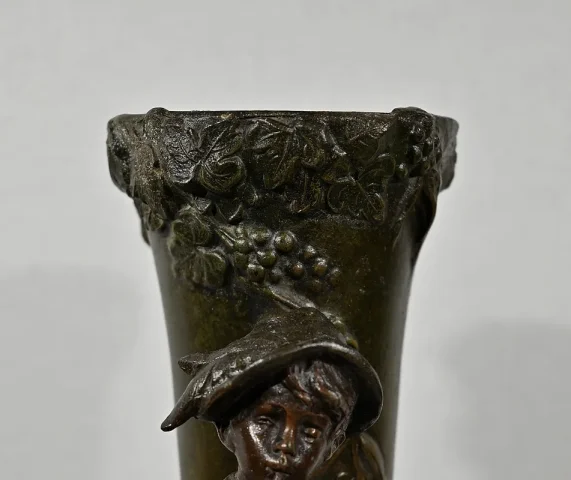 Paire de Vases en Régule « Enfants musiciens », d’après A. Moreau – Fin XIXe