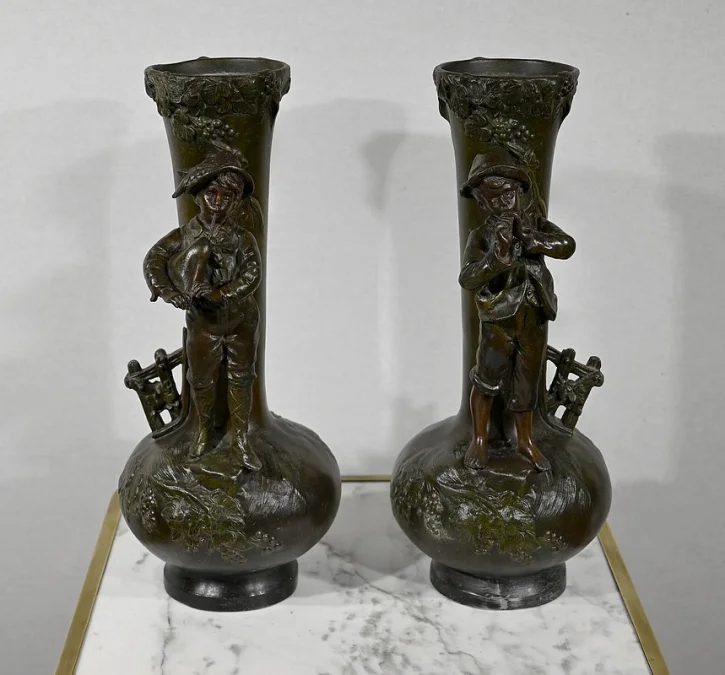 PAAR SPELTER-VASEN