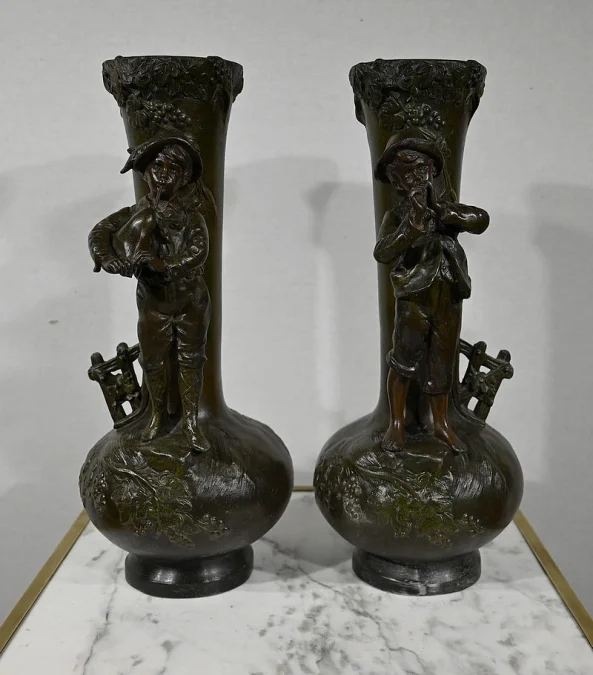 PAAR SPELTER-VASEN