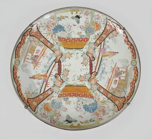 Important Plat en Porcelaine du Japon, ère Meiji  – 2ème partie XIXe