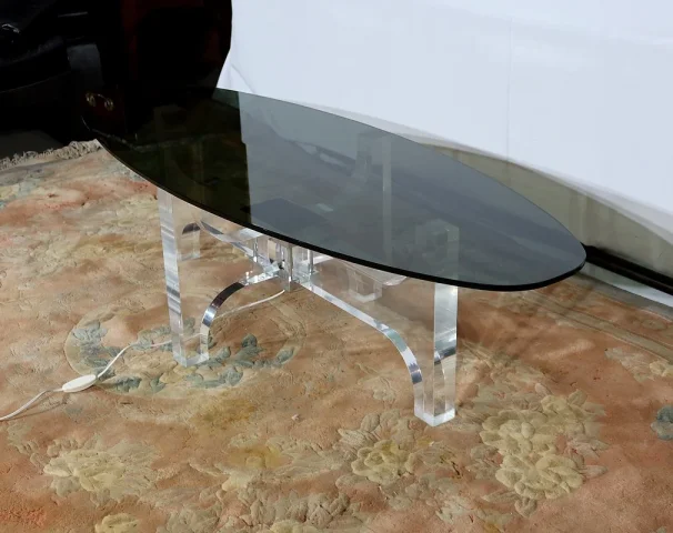ILLUMINATING COFFEE TABLE