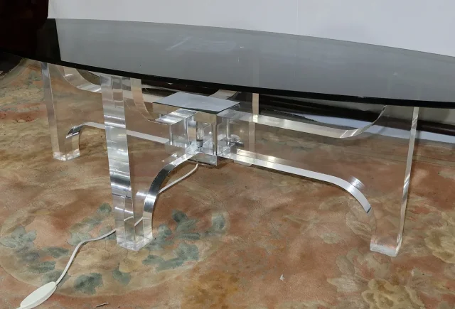 ILLUMINATING COFFEE TABLE