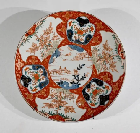 Important Plat en Porcelaine de Chine – Fin XIXe