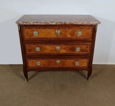 Petite Commode en Marqueterie de Bois Précieux, estampillée C-M. Magnien, époque Louis XVI – XVIIIe