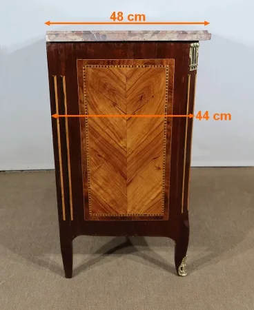 Petite Commode en Marqueterie de Bois Précieux, estampillée C-M. Magnien, époque Louis XVI – XVIIIe