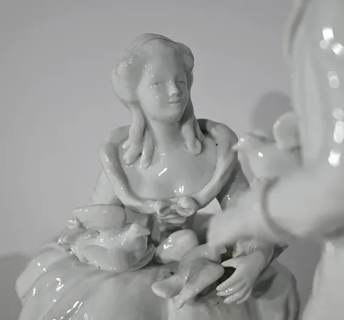 Faïence « Couple de Galants », d’après F.Boucher, Sèvres – Fin XIXe