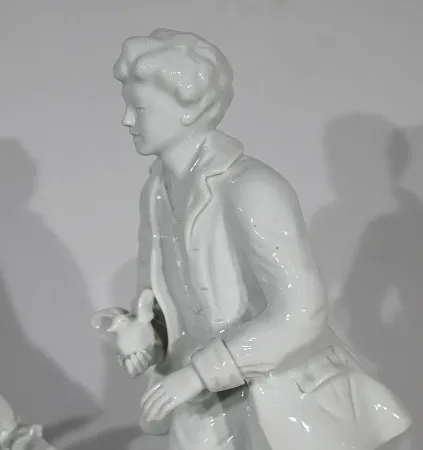 Faïence « Couple de Galants », d’après F.Boucher, Sèvres – Fin XIXe