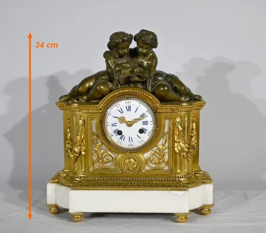 ルイ16世スタイルの時計