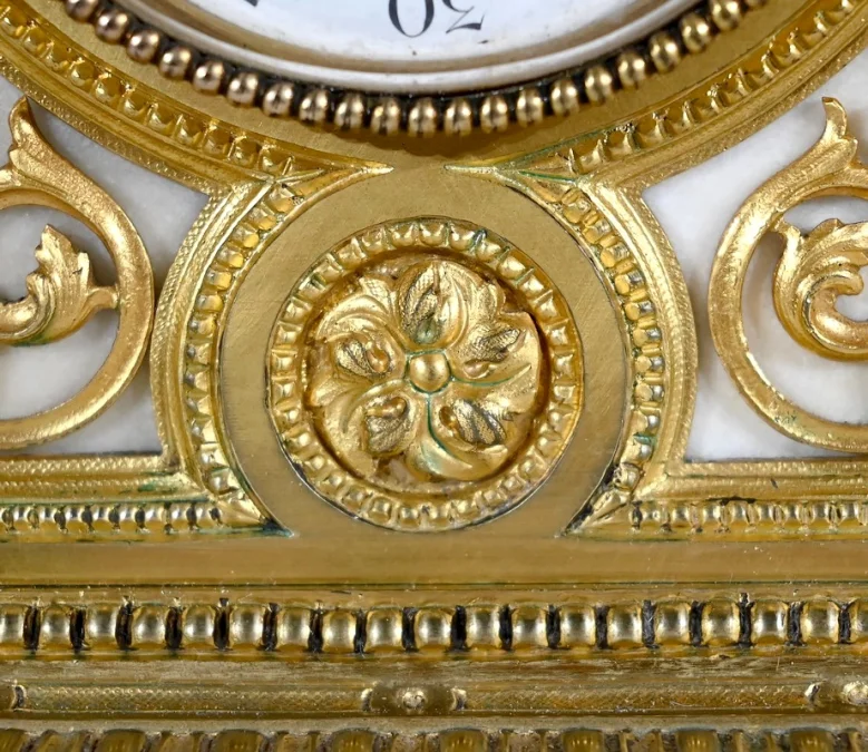 ЧАСЫ В СТИЛЕ ЛЮДОВИКА XVI