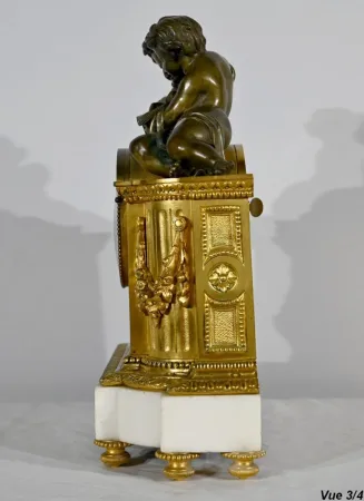 Pendule en Bronze et Marbre, style Louis XVI, époque Napoléon III – Milieu XIXe