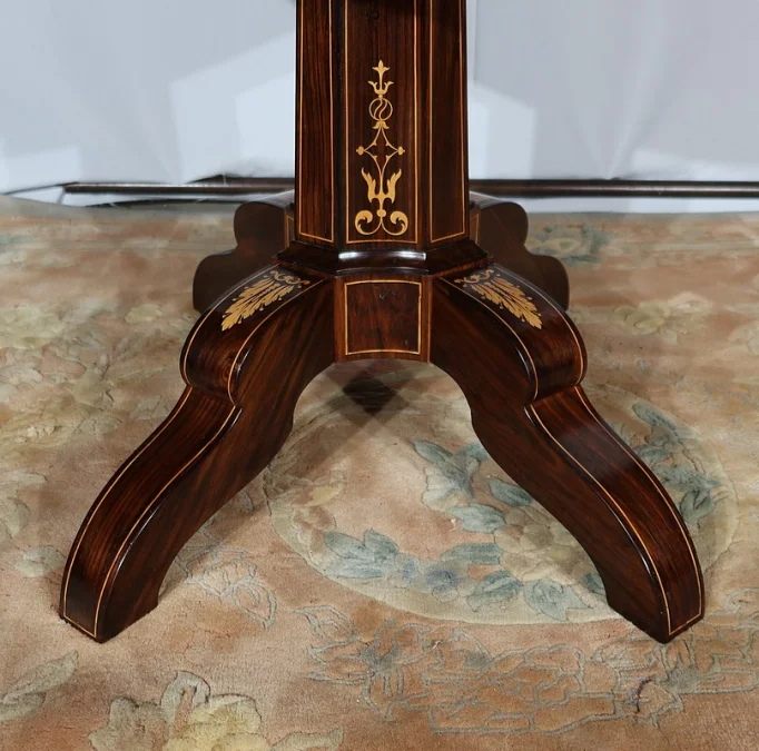 OVALER TISCH AUS DER ZEIT VON CHARLES X