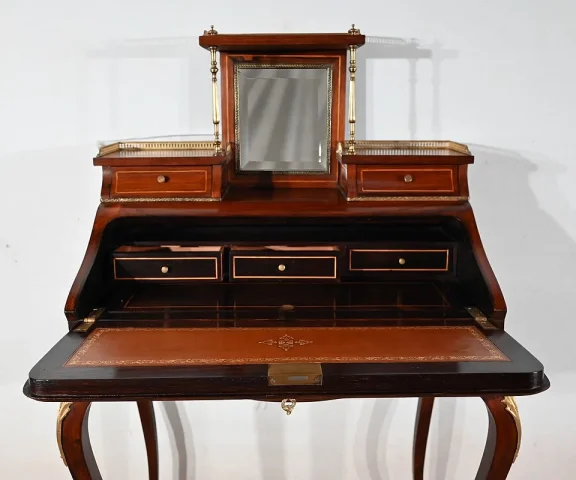 Petit Bureau de Dame en Placage de Palissandre, style Louis XV – 2ème partie du XIXe
