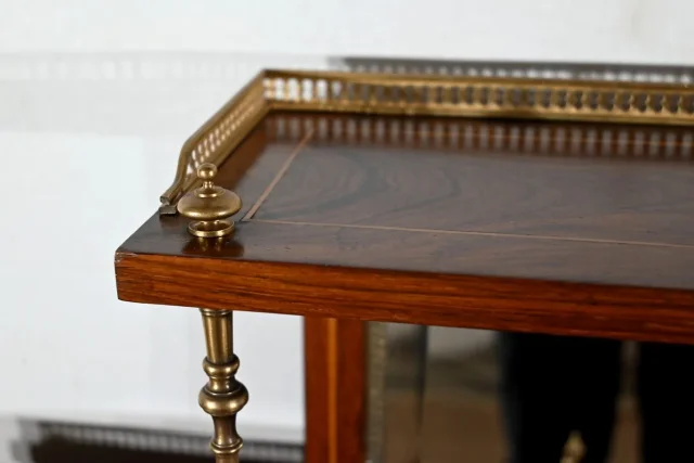 Petit Bureau de Dame en Placage de Palissandre, style Louis XV – 2ème partie du XIXe