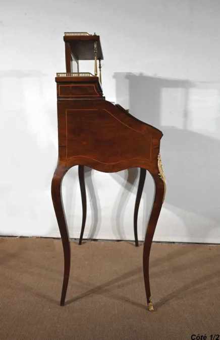 DAMES BUREAU