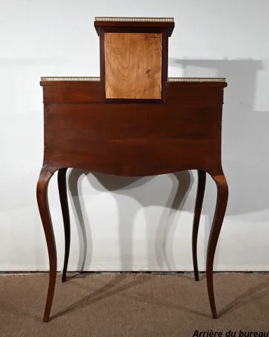 Petit Bureau de Dame en Placage de Palissandre, style Louis XV – 2ème partie du XIXe