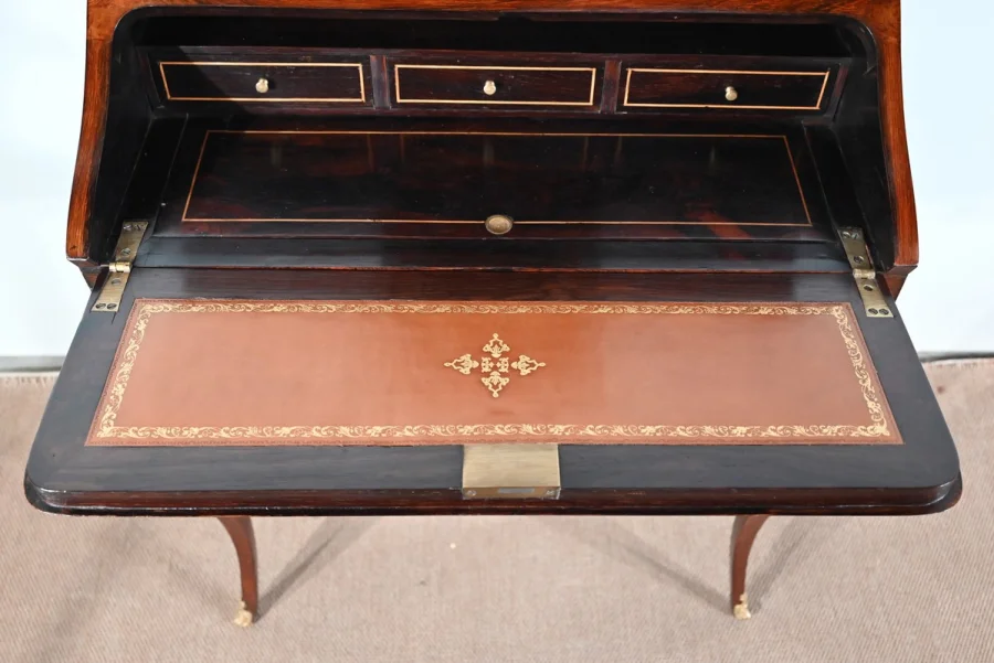 DAMES BUREAU