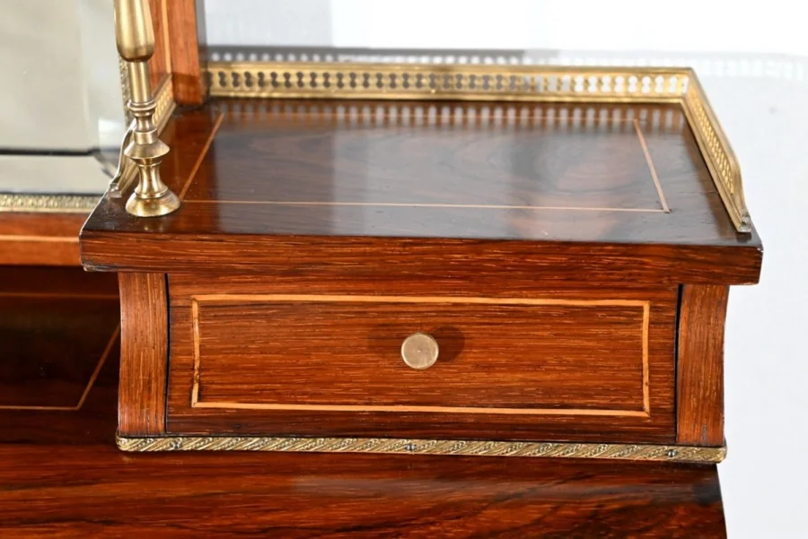 DAMES BUREAU