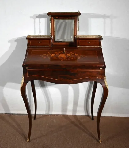 Petit Bureau de Dame en Placage de Palissandre, style Louis XV – 2ème partie du XIXe